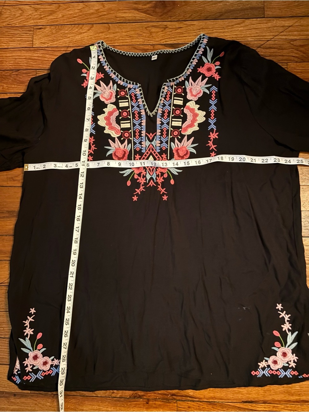 Black Floral Embroidered Women's Tunic with V-Neck - Picture 2 of 10